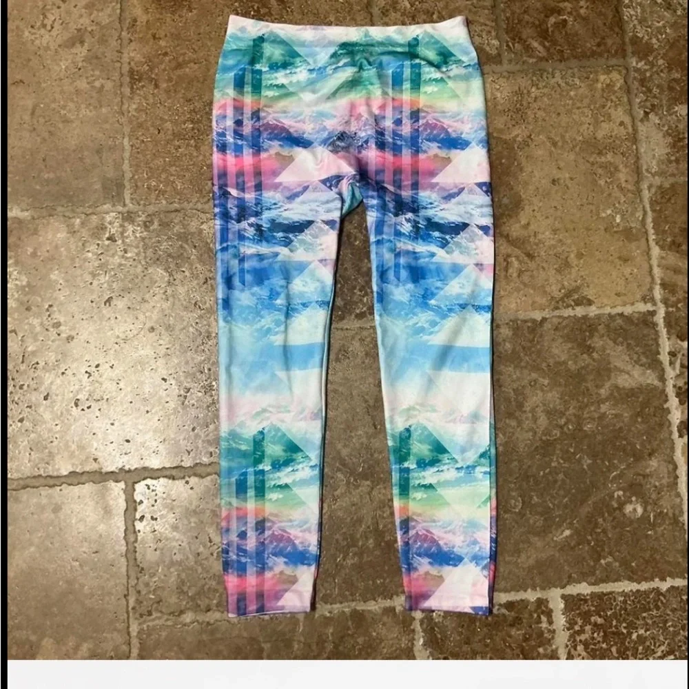No Boundaries Women’s Leggings with Multicolored Patterns - Picture 4 of 4